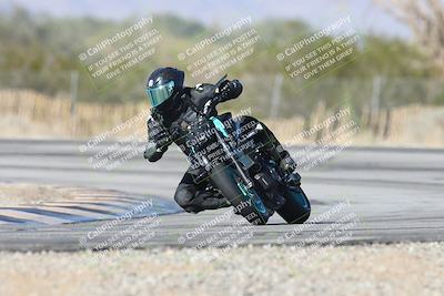 media/Dec-01-2025-Moto Forza (Mon) [[2daa91e15f]]/2-Intermediate Group/Session 3 (Turn 3)/